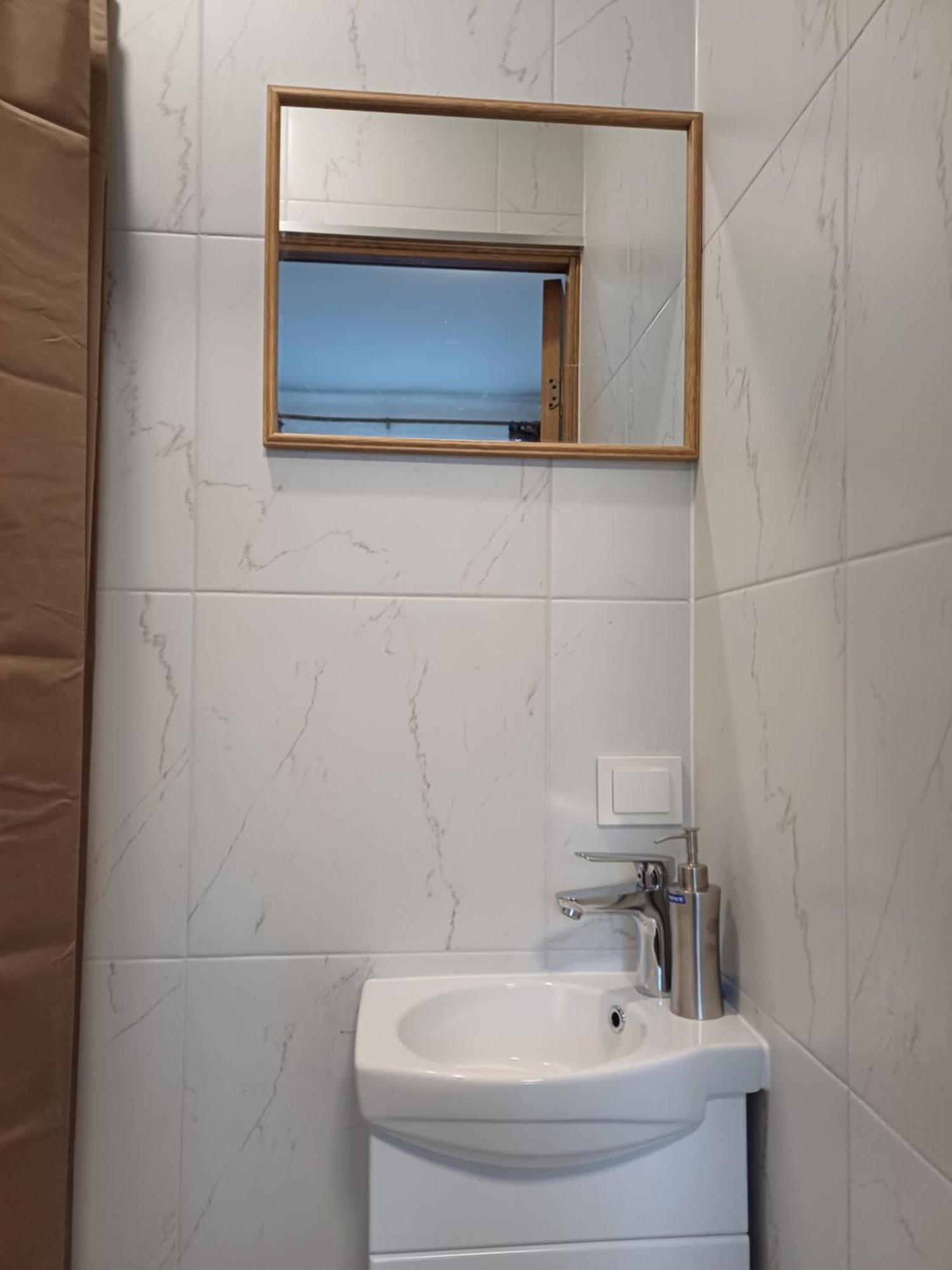 Green Oaks Private Rooms With Private Shower Klaipeda Bagian luar foto