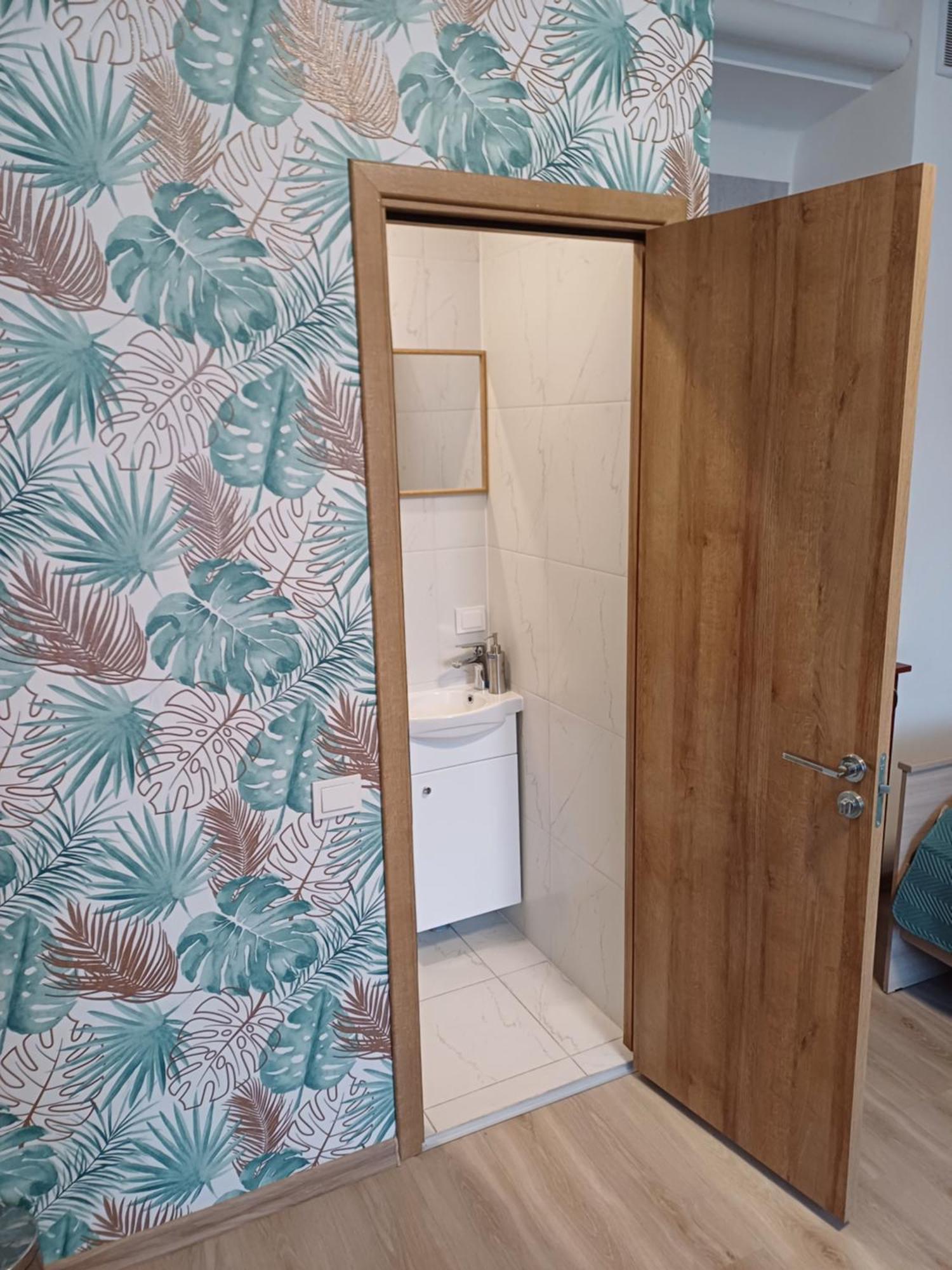 Green Oaks Private Rooms With Private Shower Klaipeda Bagian luar foto